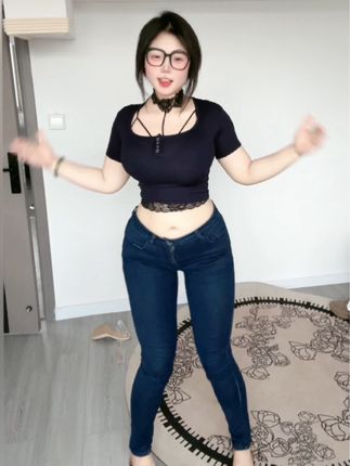 微密圈黑丝性感女神,可爱的肉巴最新视频限时下载