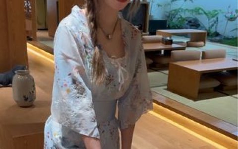 快手网红脸红八酱美照欣赏与魅力在线，探索八酱的美照与她的独特风格