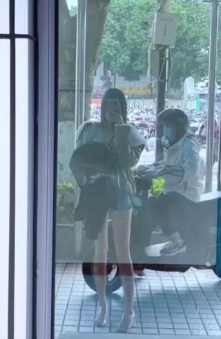 保守的妻子出轨了吗?微密圈的谣言与真相