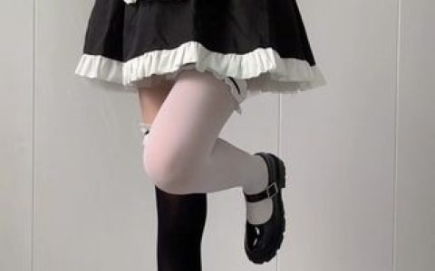 微密圈_林扣弦独家吊带妹妹作品赏析，抖音粉丝钟爱的风格揭秘