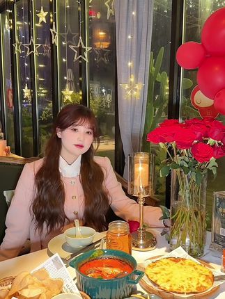 草莓粥粥十万口专属定制视频资源,万元定制内容真有那么高?