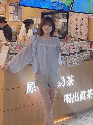 十万口草莓粥粥B站百万舰长大航海作品,直播圈最火的UP主