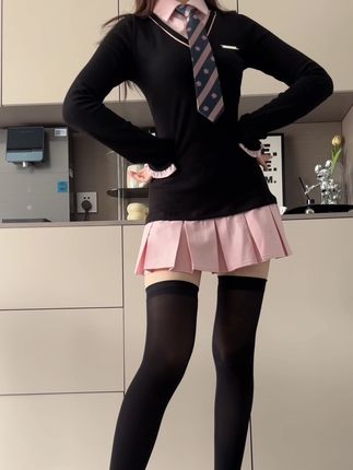 林扣弦的微密圈清纯与欲望的交织,为什么202万粉丝为她着迷?