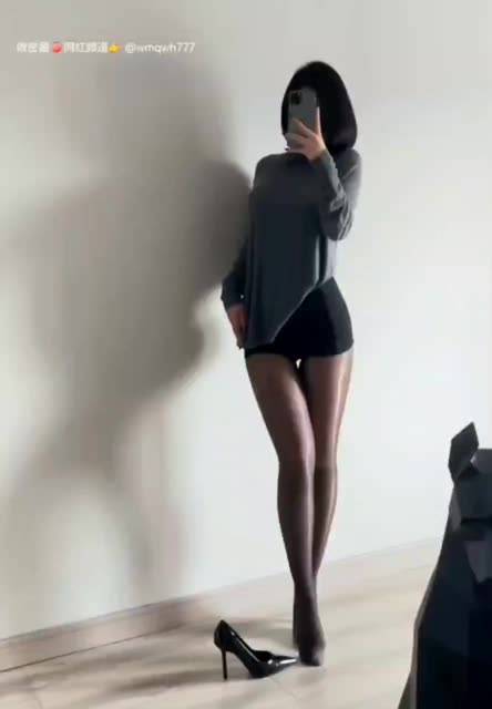 保守的妻子早期视频回顾她的成长之路,微密圈视频再现