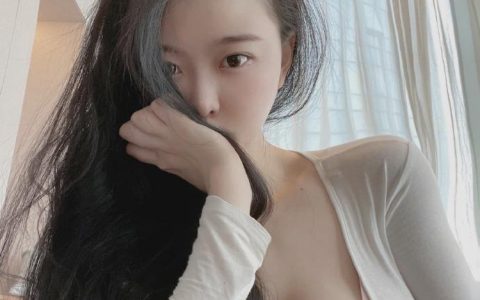 左公子666微密圈最新作品发布，微密圈里的“笑容女神”