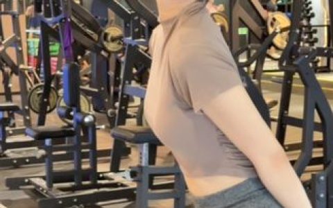 李嘉欣97圈子作品《红色伊人》，完美身材展示极致性感