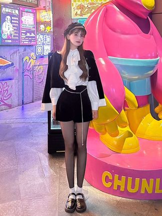 十万口草莓粥粥丨个人资料介绍与发展历程,网红之路的背后故事