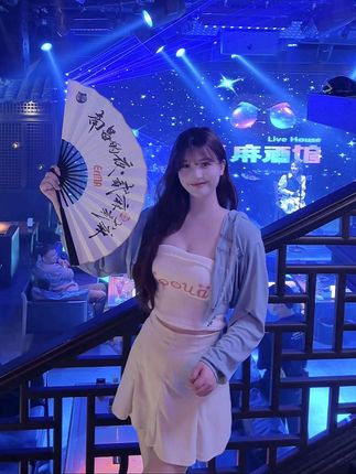 草莓粥粥微博图集曝光,百万粉丝UP主的私人作品合集