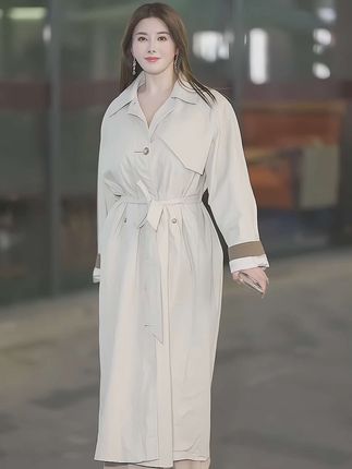 微密圈红人猪小七有颜值有身材，粉丝飙升，261万粉丝博主猪小七大灯太晃了