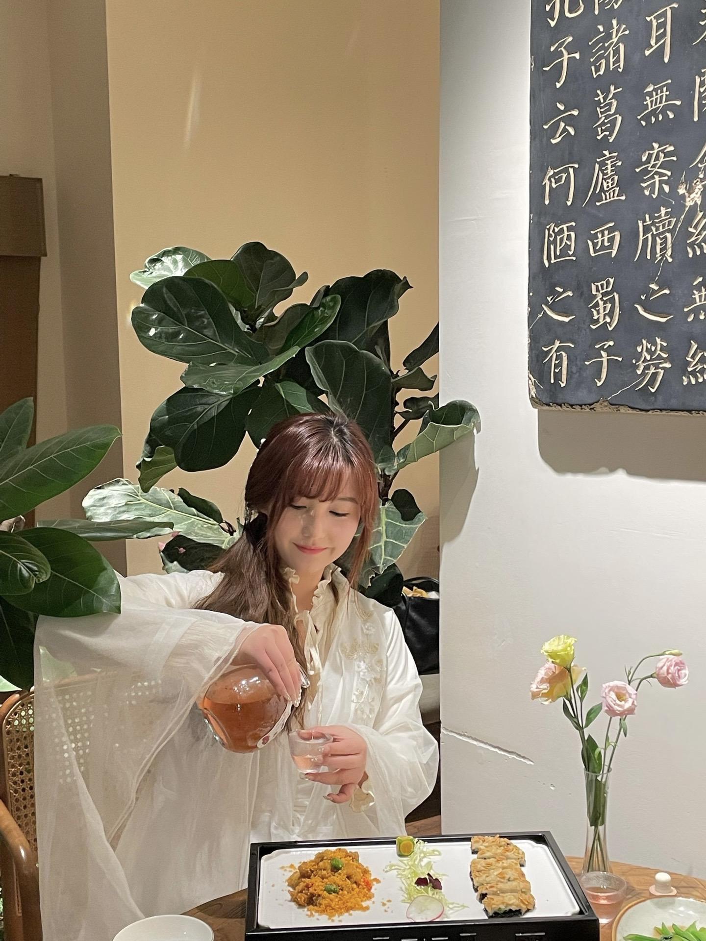 B站十万口草莓粥粥微密圈写真合集,她的COS大作一网打尽