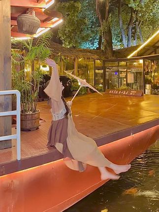 十万口草莓粥粥写真视频打包,网红舰长的独特风采