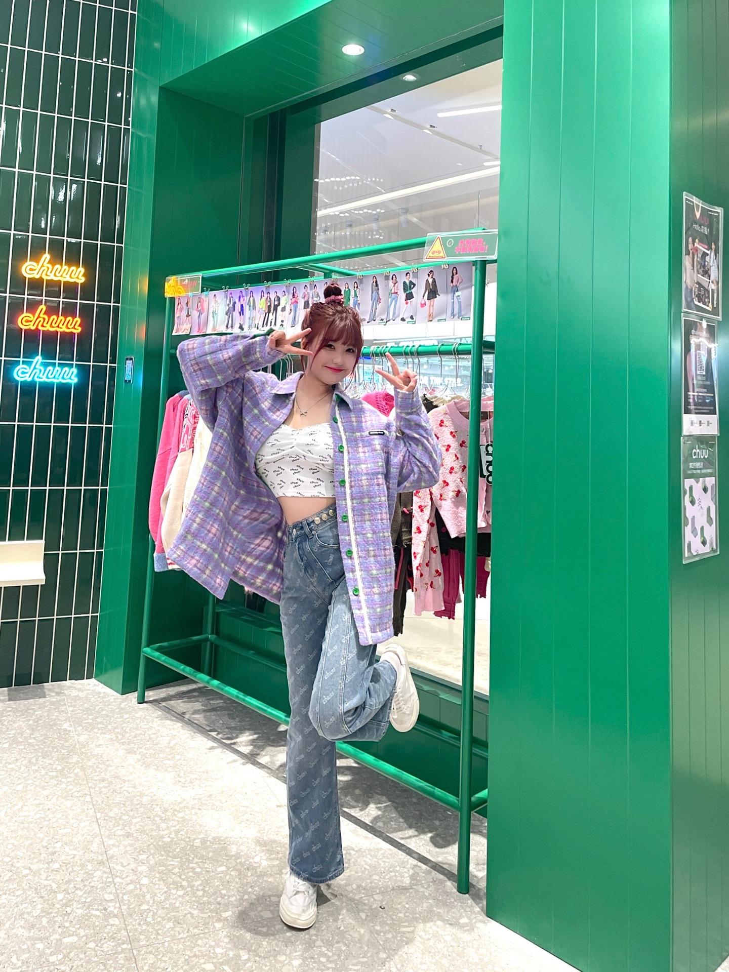 十万口草莓粥粥全部图片作品全览,从摄影到视频的完美诠释