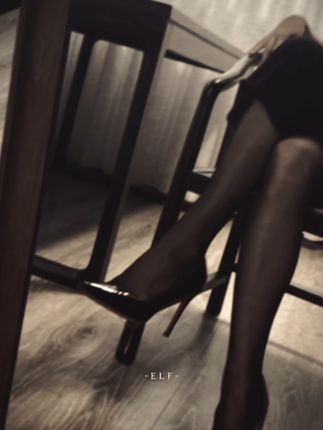 网红女神@宝儿茹171wm写真大合集,美丽与力量的结合