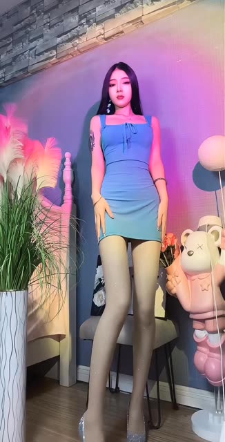 张鑫baby维密图的拍摄幕后，微博热门话题再度掀起热潮