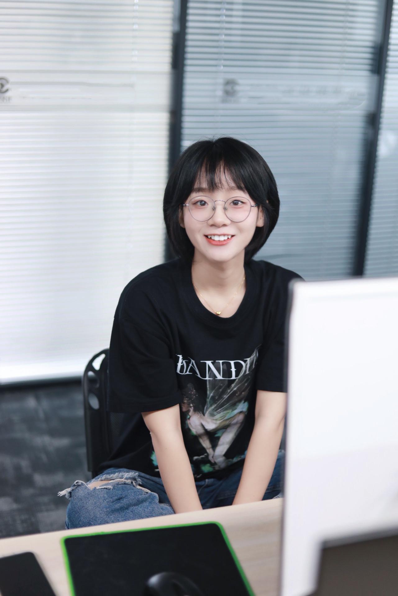 胜利的小生活最新微密圈图片，粉丝直呼太诱人了！