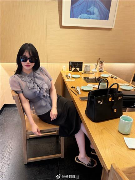 张鑫Amy的成名之路她是如何成为百万网红的？微密圈背后的故事