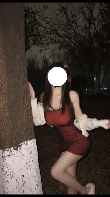 揭秘抖音网红中的给乔买裙子微密圈付费内容,分享最新图集和视频