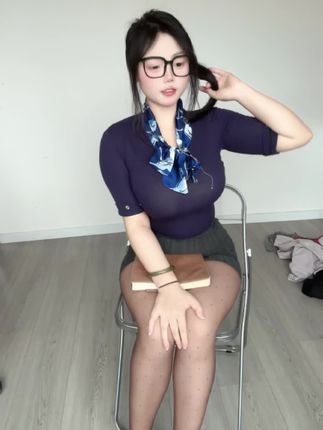 微密圈可爱的肉巴最新性感图集，微胖女神的独特风格展示