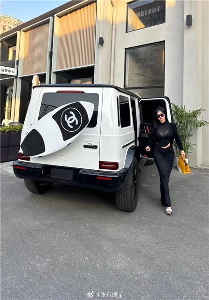 张鑫baby油光Pipi写真独家资源限时分享,她的微密圈作品让人惊艳