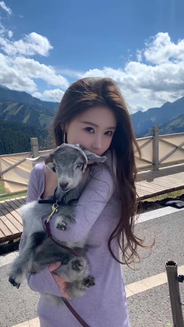 洛幽幽网红大秀，现场观众好评如潮