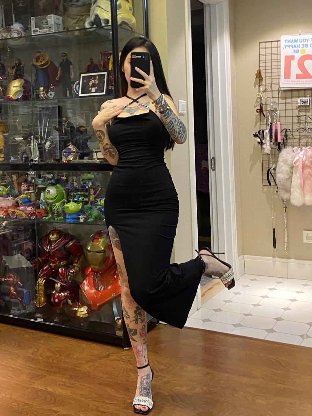 卡通百科老王时尚达人风采,纹身为她的颜值大大加分