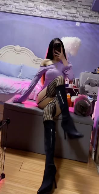 张鑫baby微密圈青春魅力四射，图文并茂的视听盛宴