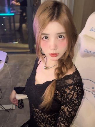 抖音网红八酱微密圈牙套下的美丽,八酱如何用牙套展现不一样的魅力