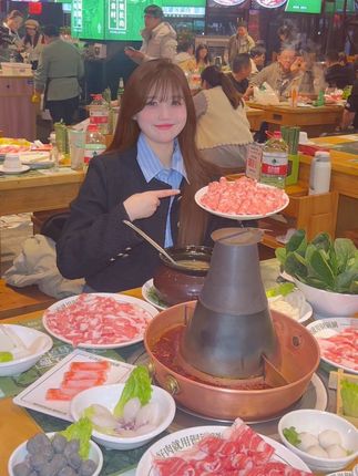 十万口草莓粥粥B站百万舰长大航海作品,直播圈最火的UP主