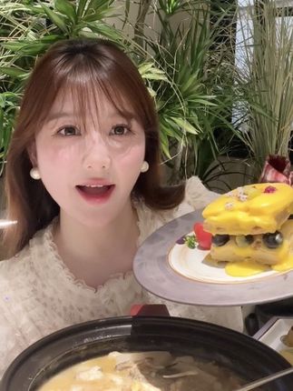 草莓粥粥的故事:从直播新星到B站百万粉丝UP主的崛起之路