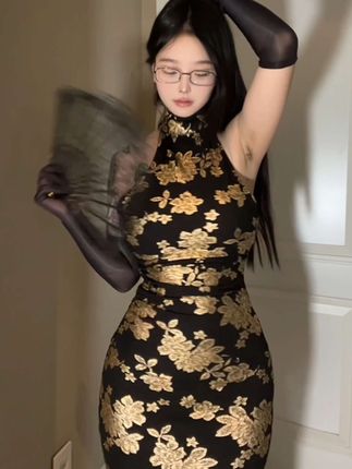 微密圈风暴：卡通百科老王28万粉丝的背后，神秘纹身引发话题