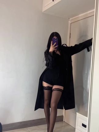 保守的妻子微密圈白色蕾丝袜付费图片评价如何?微密圈粉丝评价