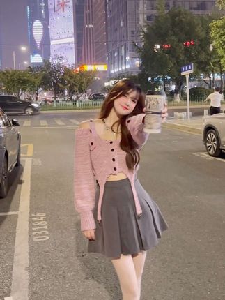 B站十万口草莓粥粥COS作品图集分享，百万粉丝UP主的独家大作