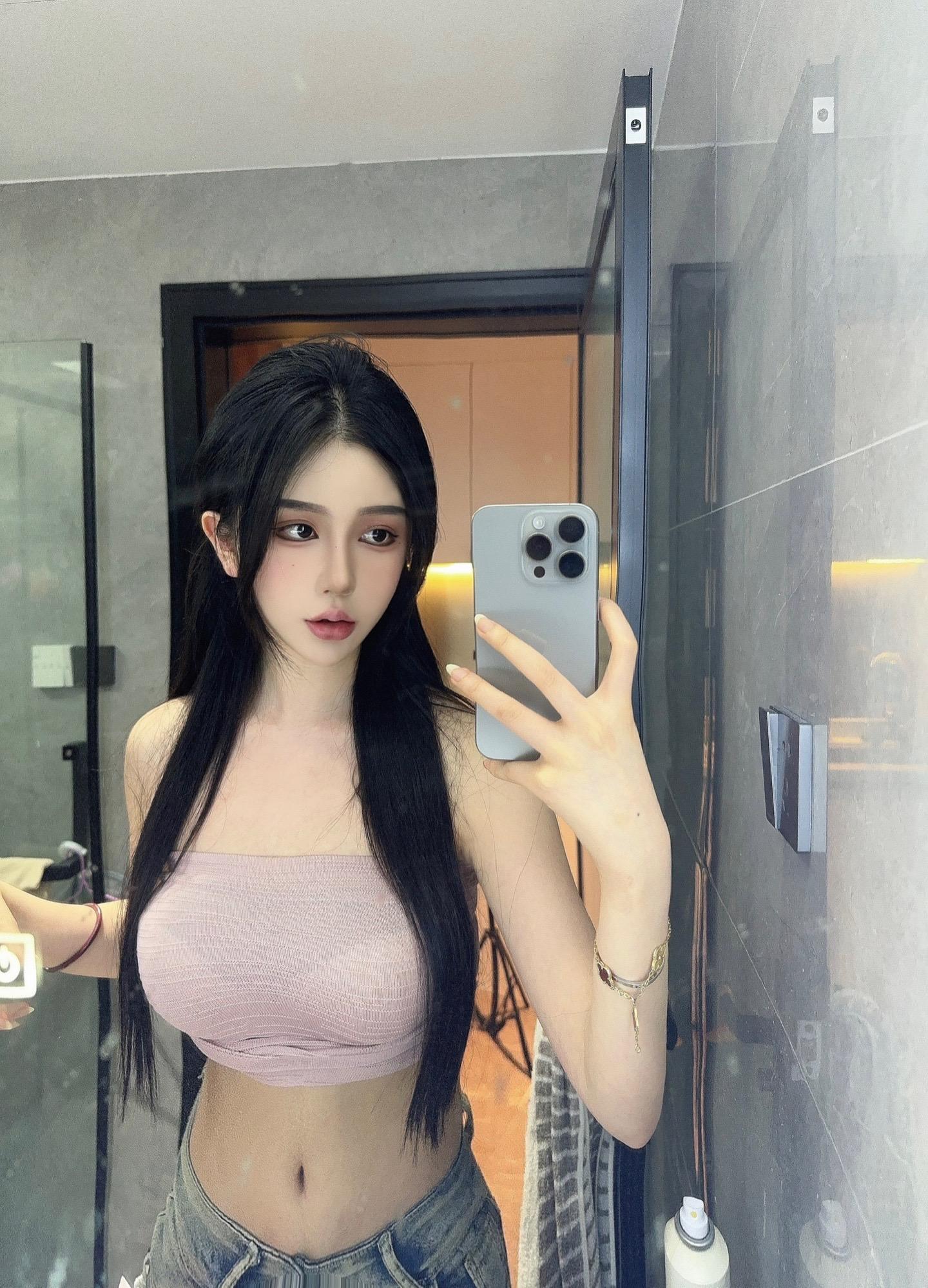 颜值博主艾拉·isla微密圈合集，超甜笑容与火辣身材的碰撞