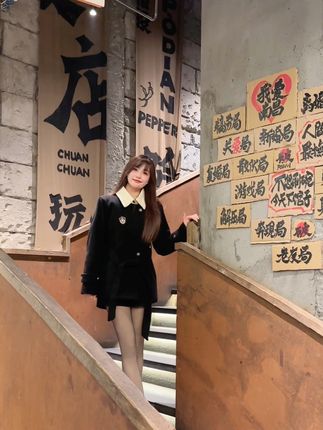 草莓粥粥B站舰长图集分享,她的经典COS作品究竟有多火?