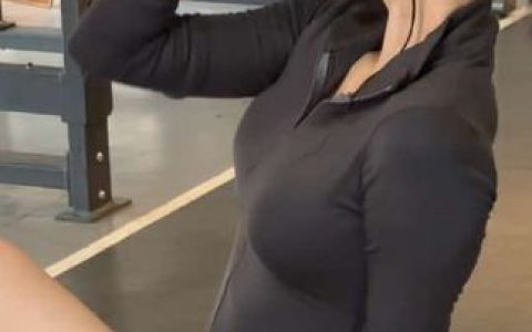 李嘉欣97女网红为何突然消失？深度分析她的网红生涯