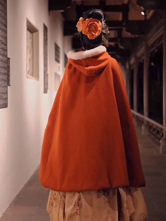 抖音猪小七红色战衣作品鉴赏，猪小七红色战衣作品背后的故事