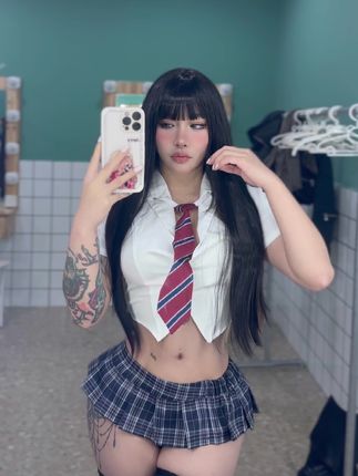 “健身达人”宋昱欣的腰臀比例，了解宋昱欣的完美身材之道