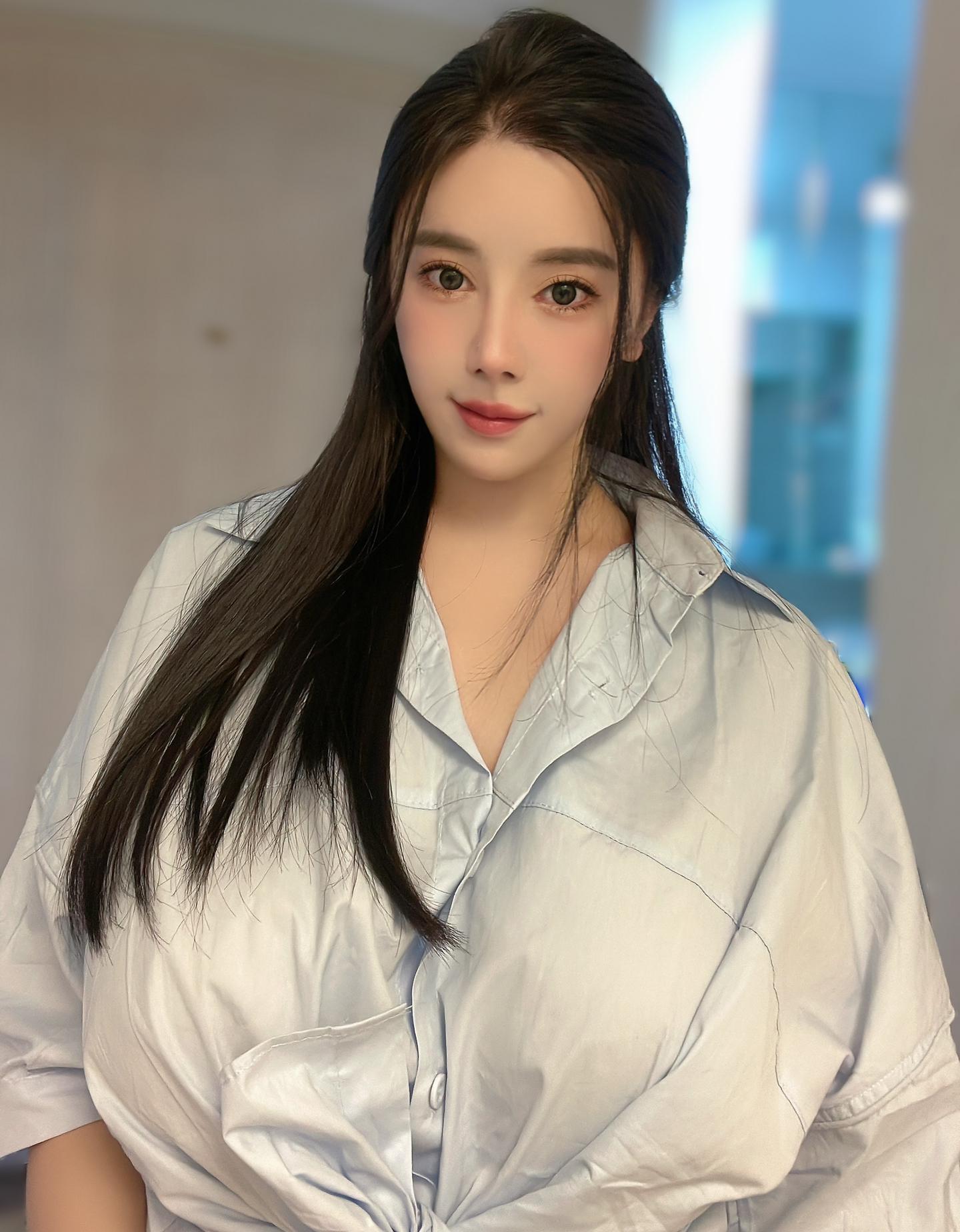 猪小七内衣炸街引关注！猪小七的时尚内衣搭配分析