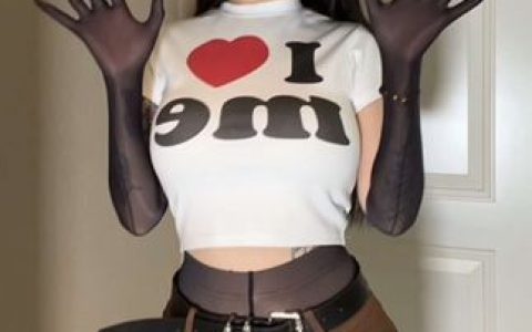 卡通百科老王的圈内生活曝光，她的私密圈子大揭秘