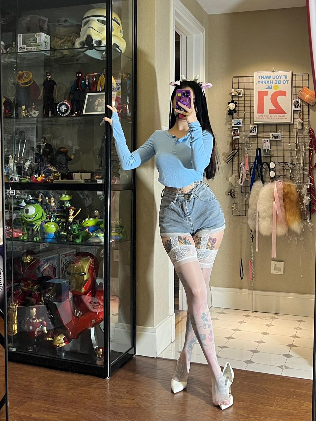 卡通百科老王的圈子照片曝光,她的私密生活大公开