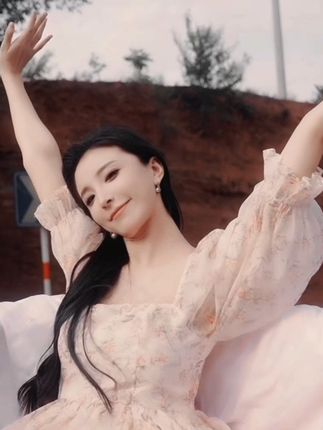 李嘉欣97个人资料全解析，她的成长经历和网红之路