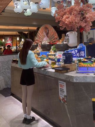 草莓粥粥的故事:从直播新星到B站百万粉丝UP主的崛起之路