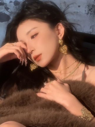 「微密圈女神」李嘉欣97的完美大长腿,李嘉欣97厚嘴唇诱惑无法抵挡