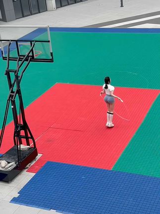 猪小七微密照片红色战衣事件揭秘！视频事件引发关注，背后的故事