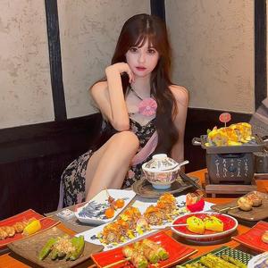 十万口草莓粥粥朋友圈视频分享，草莓粥粥的生活瞬间曝光