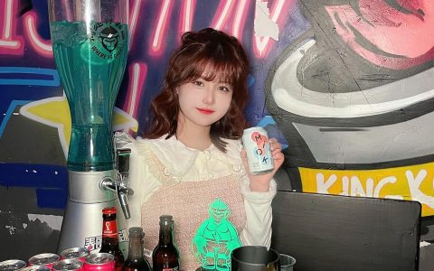 B站十万口草莓粥粥微密圈写真合集，她的COS大作一网打尽