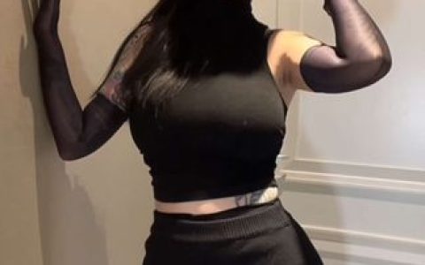 卡通百科老王的圈内生活曝光，她的最新作品与日常生活