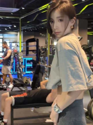 抖音女神李嘉欣97,最新视频合集带你领略她的风采