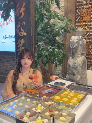 十万口草莓粥粥COS写真合集欣赏,丰富作品展现她的多面魅力