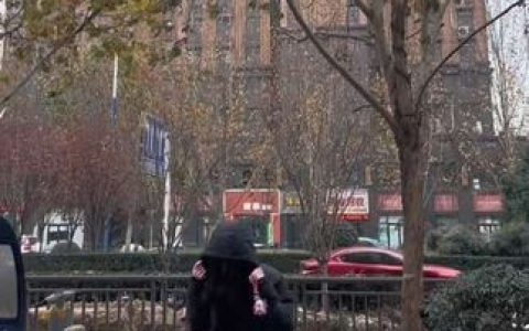 巨恶小锯鳄直播回放，如何查看她的最新直播精华？